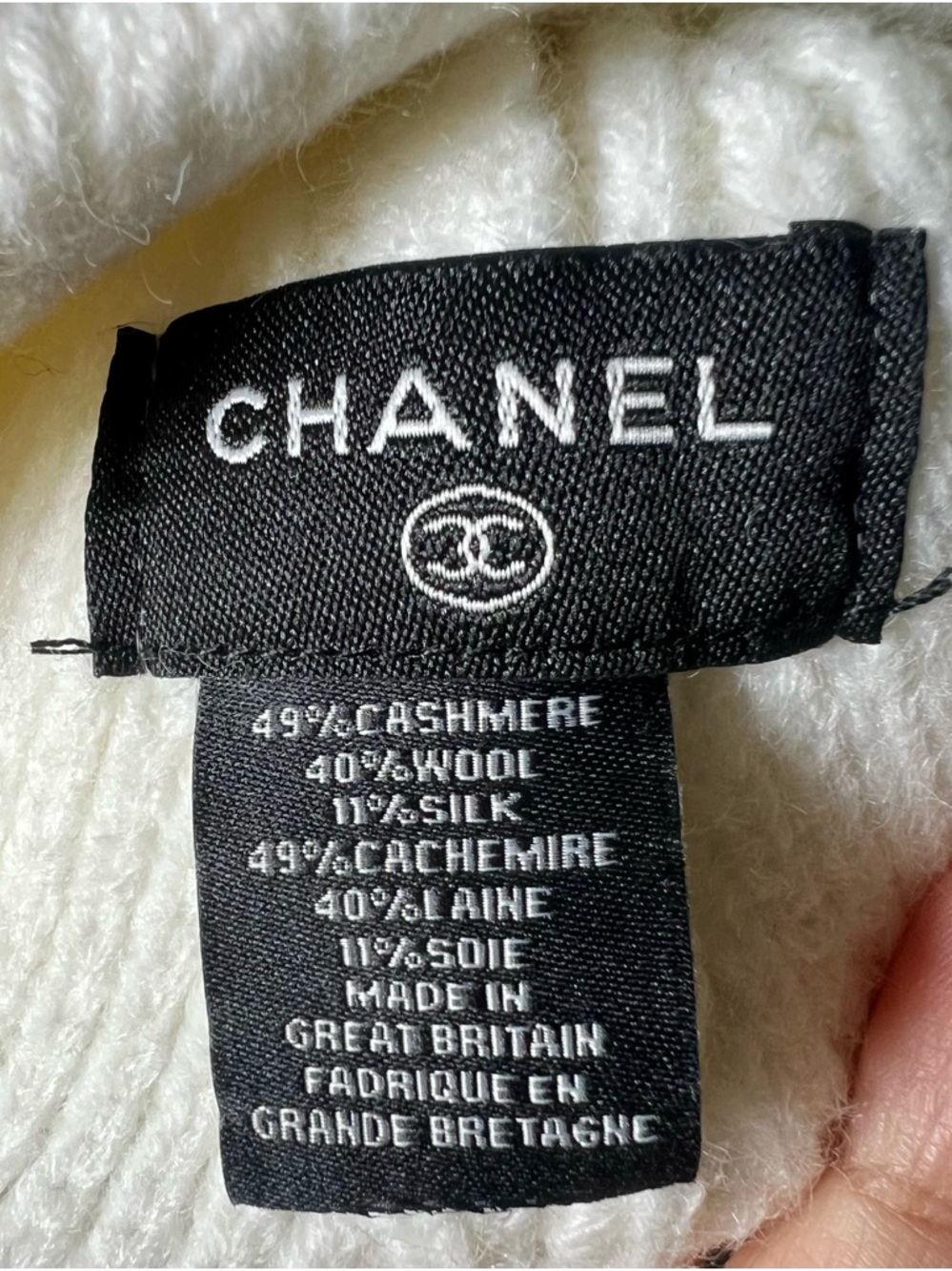 CHANEL Fashion Cream & Black Knit Embroidered CC’s Thick CASHMERE/Wool Beanie - Picture 3 of 6